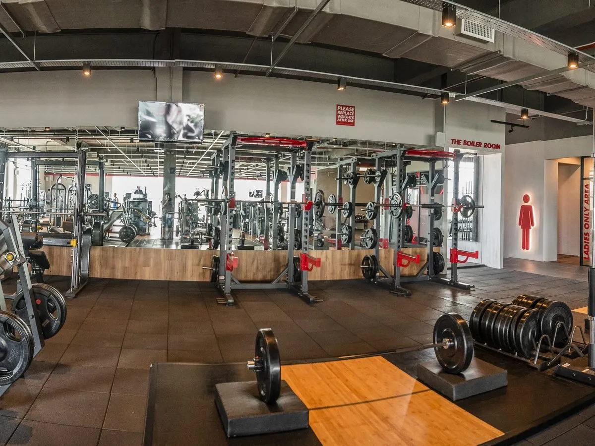 A wide, open floor at Level Up Fitness Xpress SkyArena