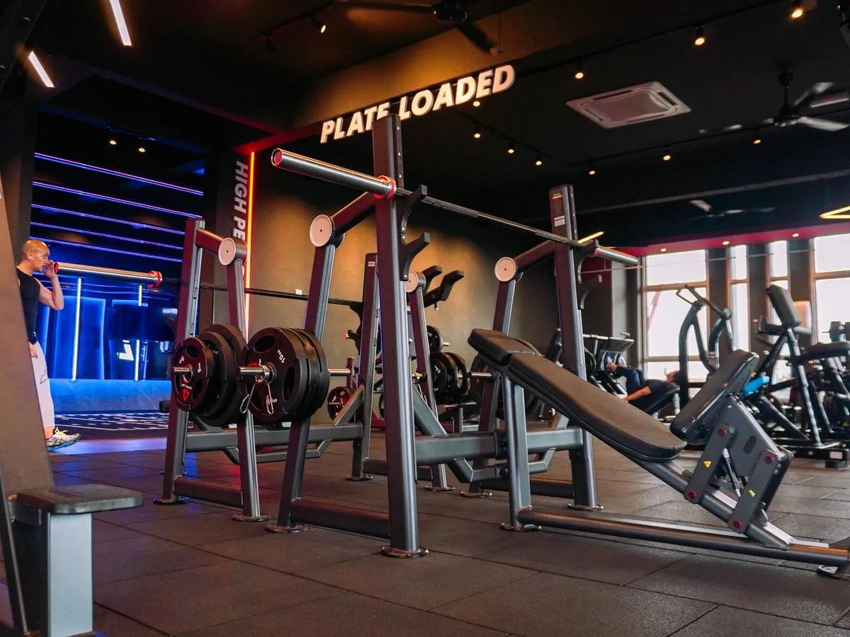 Plate-loaded strength on level 2 at Level Up Fitness Xpress Samarahan