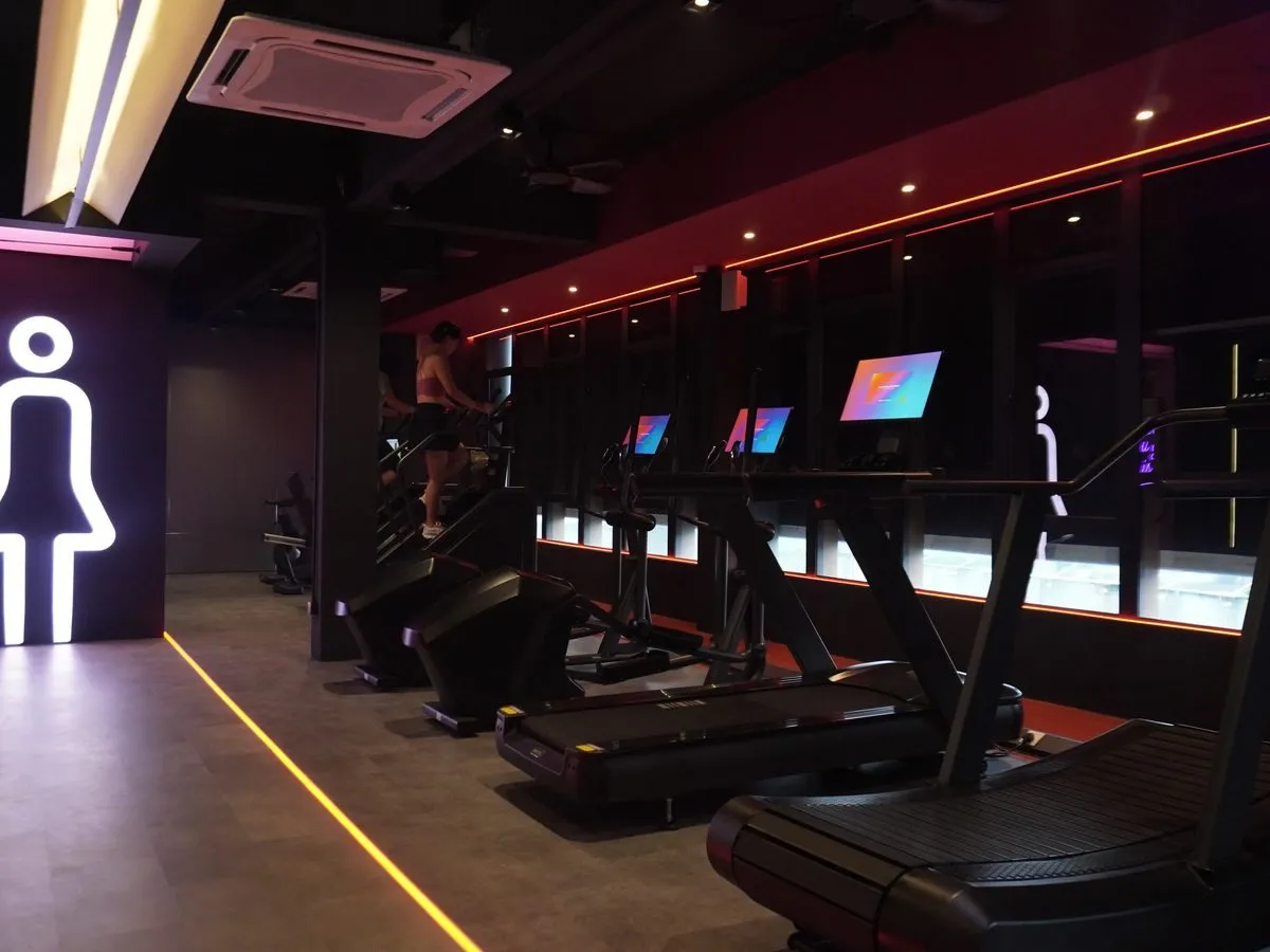 Cardio downstairs, weights upstairs at Level Up Fitness Xpress Westfield Points