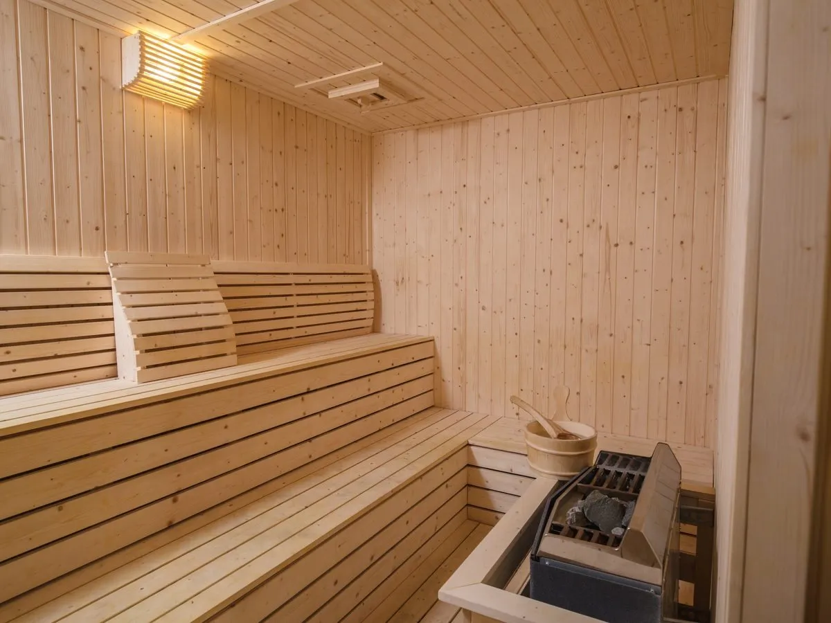 Sauna and electronic lockers at Level Up Fitness MJC