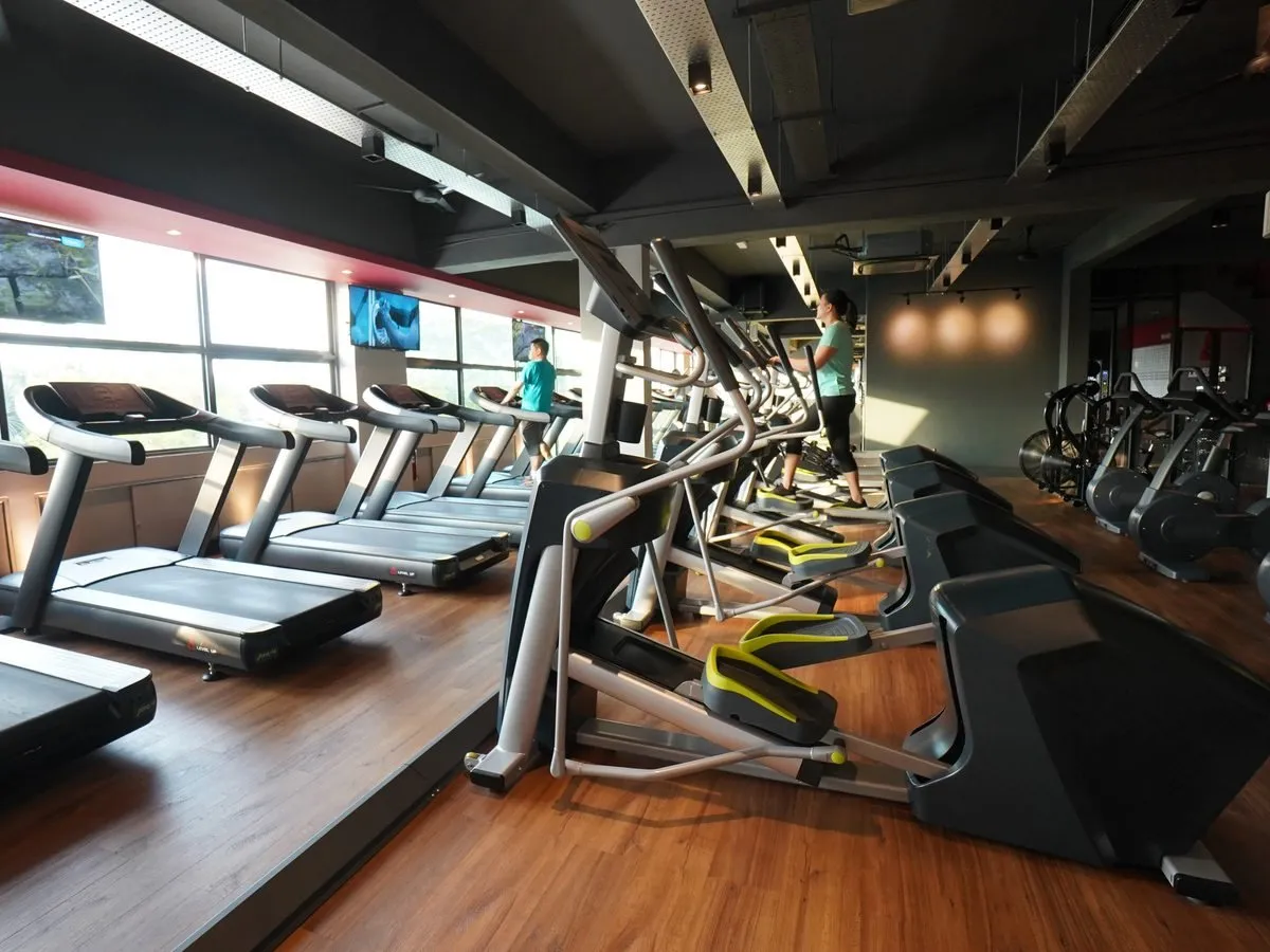 Cardio by the window at Level Up Fitness Xpress Town Square