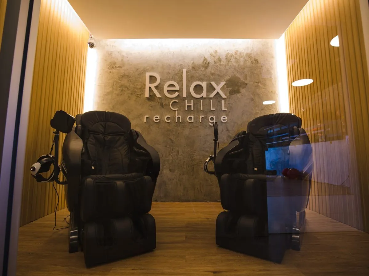 Relax lounge at Level Up Fitness City Mall
