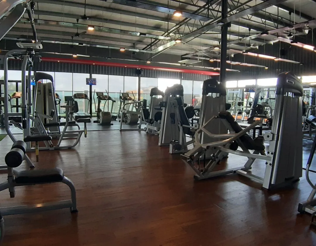 瓜拉登嘉楼 Level Up Fitness Xpress 的插销式力量器械